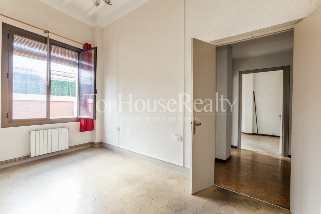 Ocasión venta carismático piso en Gracia