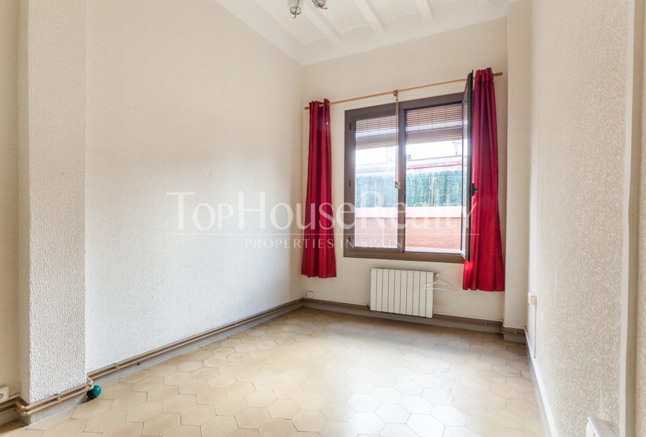Ocasión venta carismático piso en Gracia