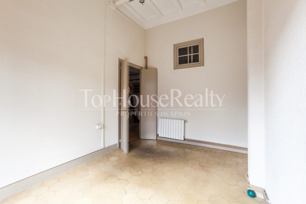 Ocasión venta carismático piso en Gracia