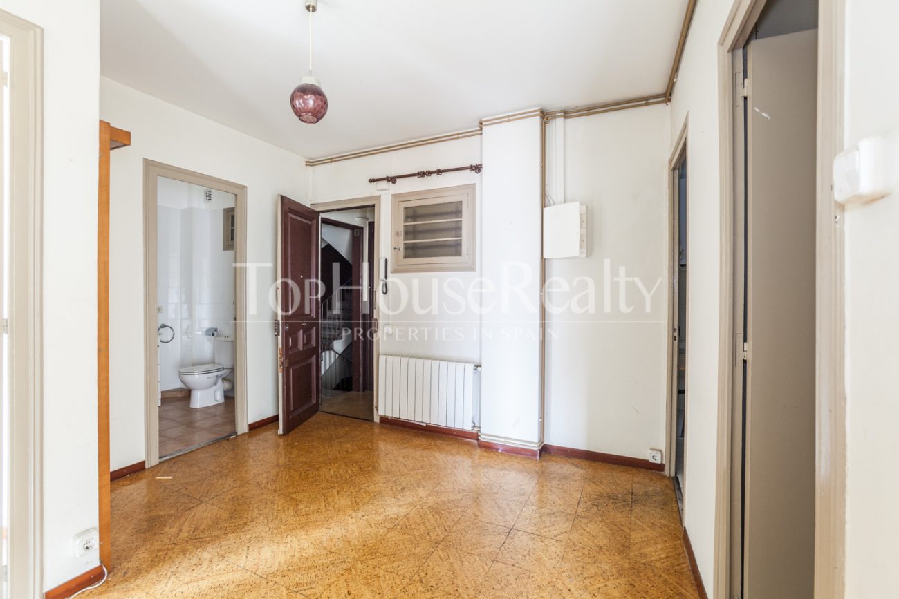 Ocasión venta carismático piso en Gracia