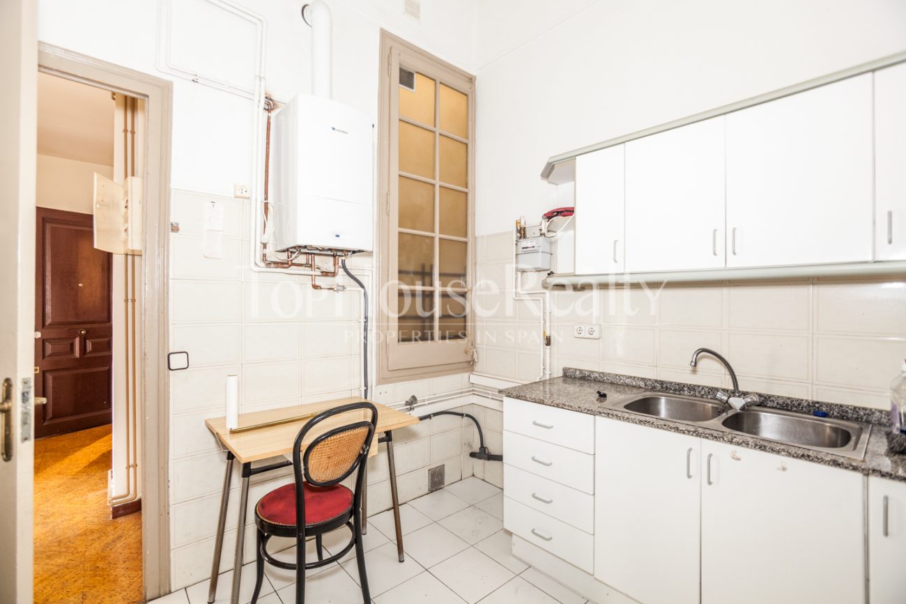 Ocasión venta carismático piso en Gracia