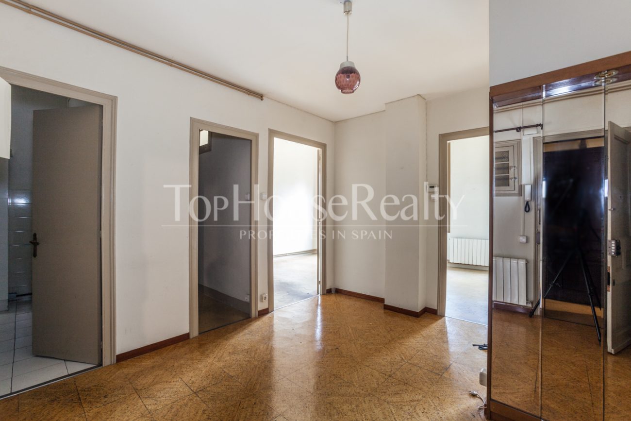 Ocasión venta carismático piso en Gracia