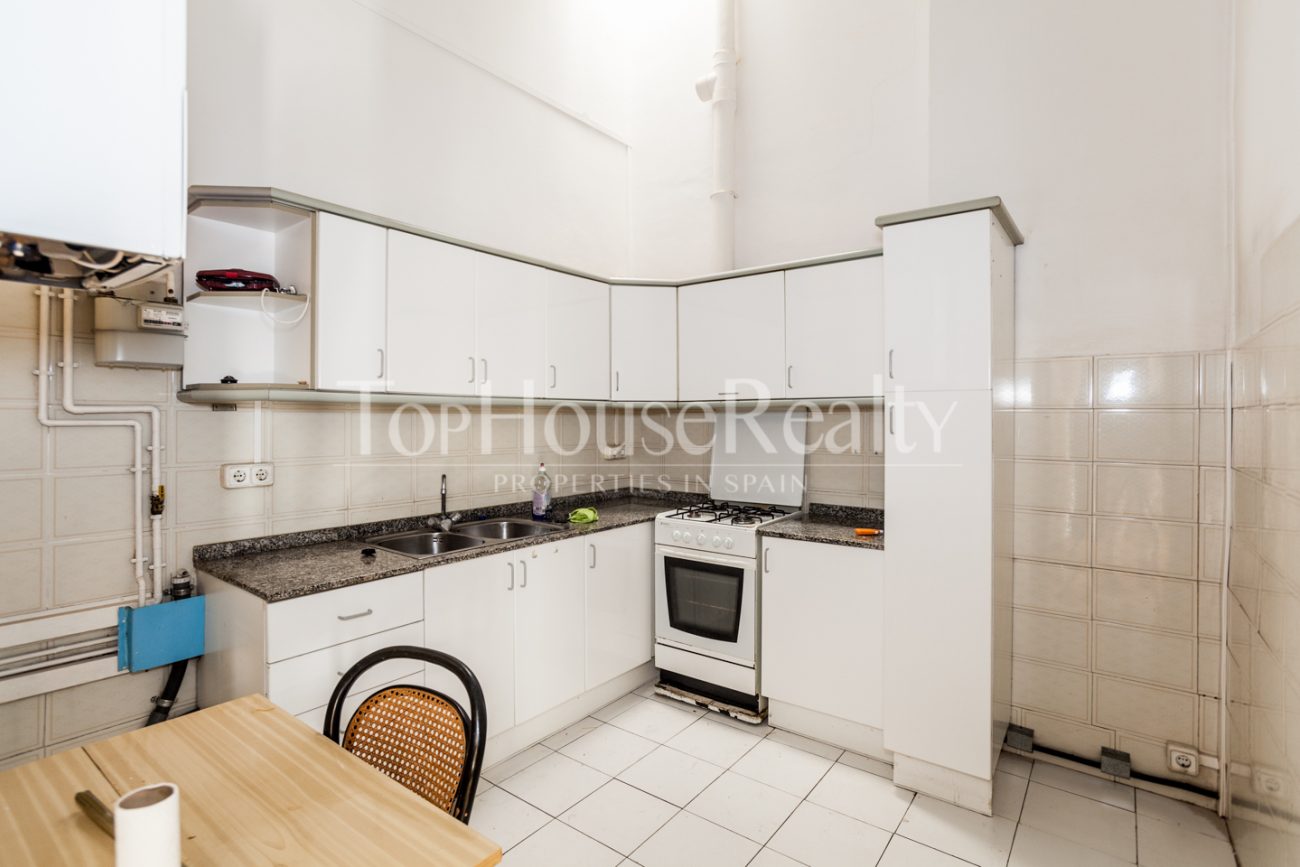 Ocasión venta carismático piso en Gracia