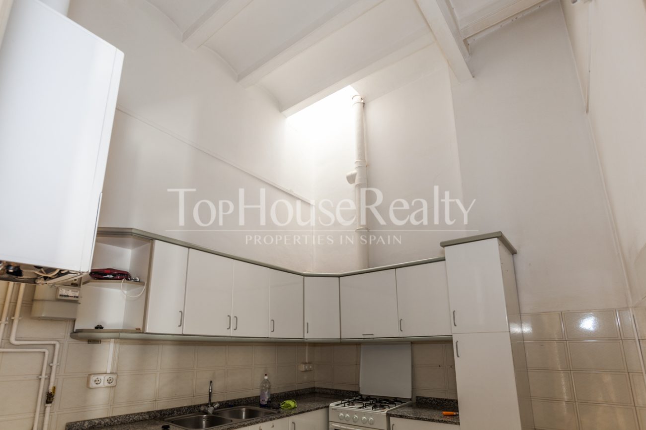 Ocasión venta carismático piso en Gracia