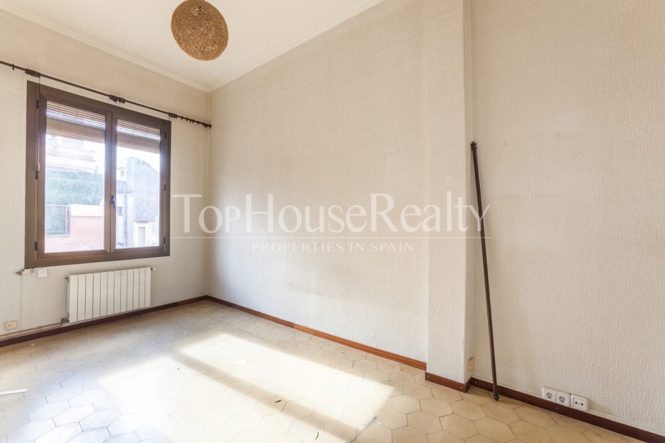 Ocasión venta carismático piso en Gracia