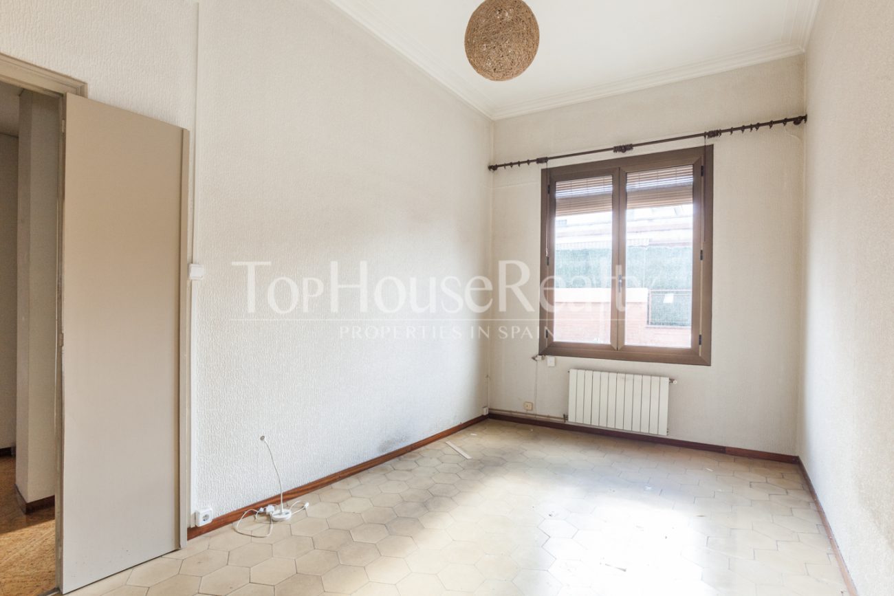 Ocasión venta carismático piso en Gracia