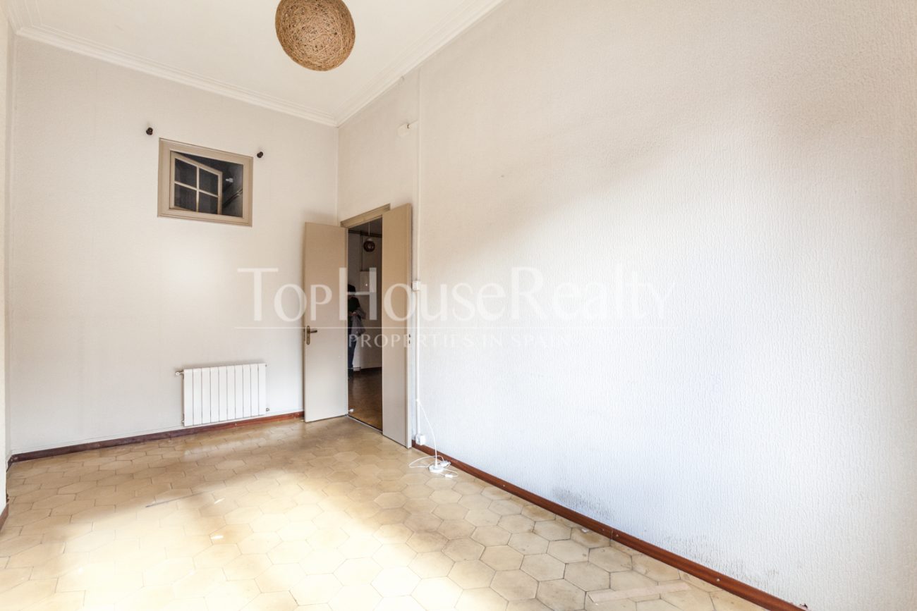 Ocasión venta carismático piso en Gracia