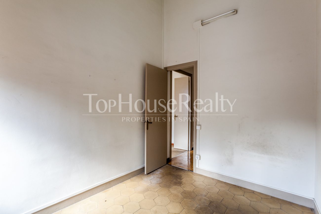Ocasión venta carismático piso en Gracia
