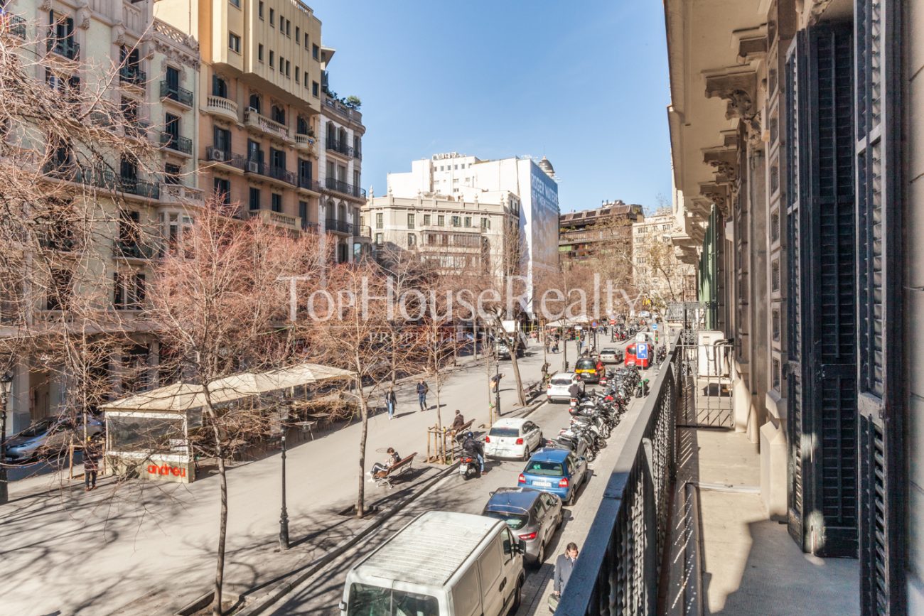 Excelente y exclusiva  pieza del modernismo catalán