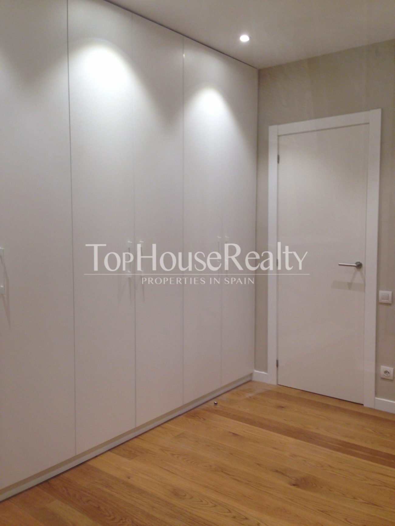 Exclusiva y reformada vivienda de diseño