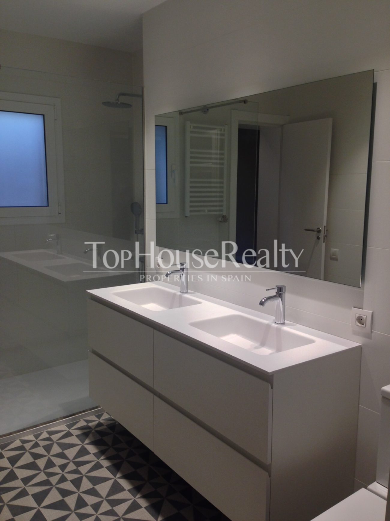 Exclusiva y reformada vivienda de diseño