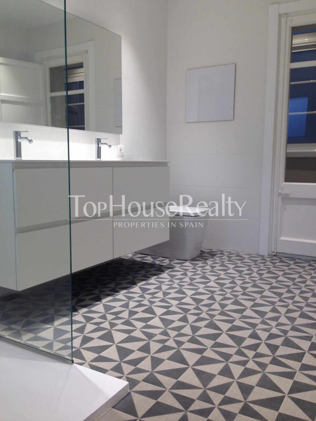 Exclusiva y reformada vivienda de diseño