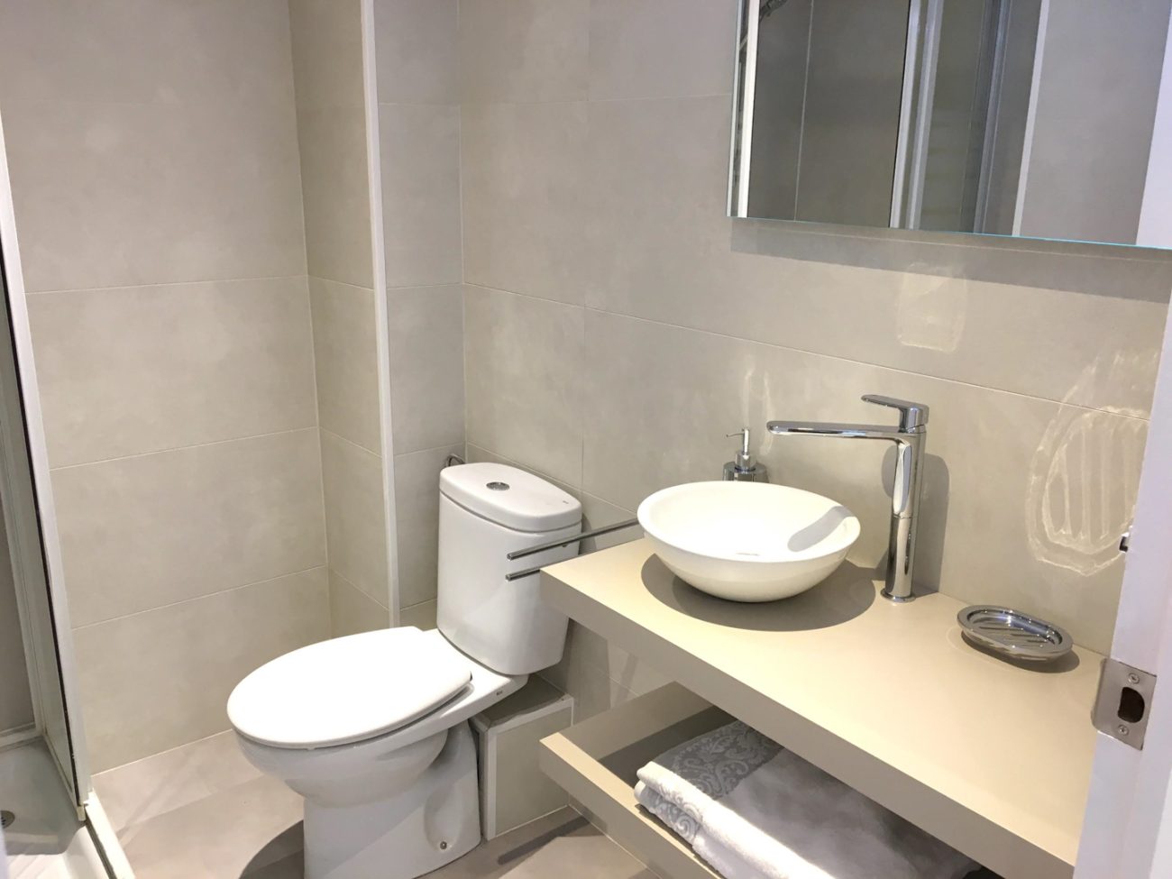 Piso impecable en alquiler calle Aragón con Letamendi