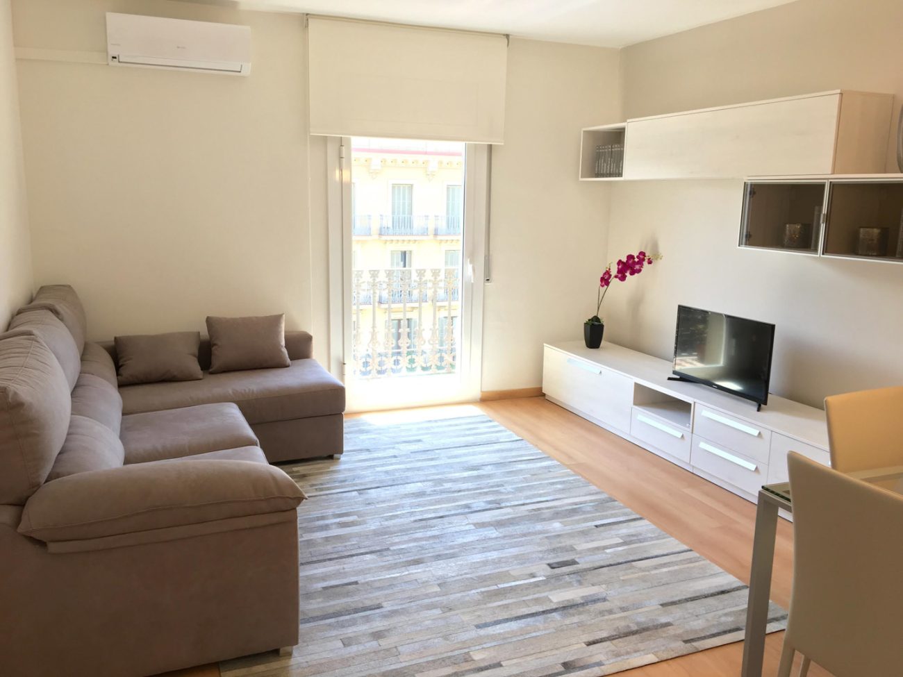 Piso impecable en alquiler calle Aragón con Letamendi