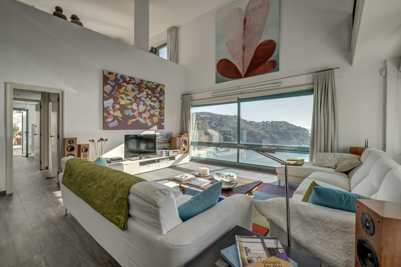 Espectacular casa de diseño en Cala Canyelles en Lloret de Mar
