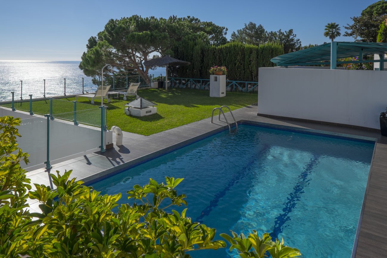 Espectacular casa de diseño en Cala Canyelles en Lloret de Mar