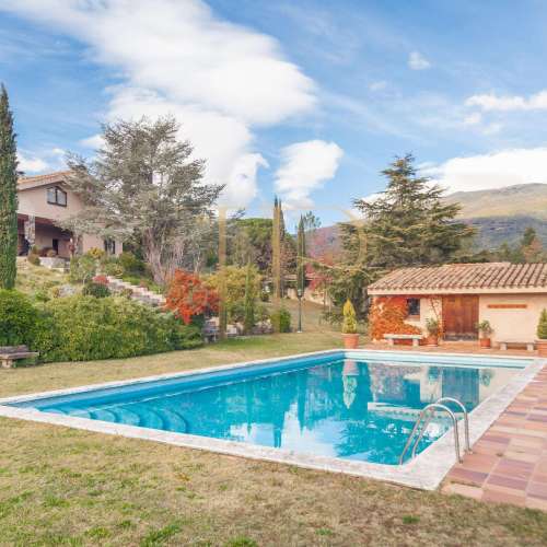 Vendida: finca con piscina y vistas en Campins