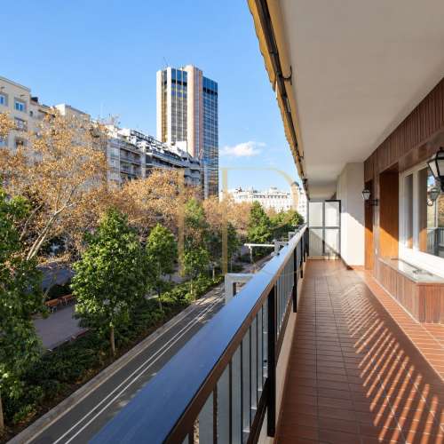 Piso con terrazas entre Eixample y Les Corts, Barcelona — vendido