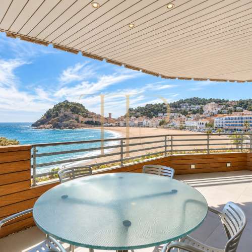 Apartamento en venta frente al mar en Tossa de Mar