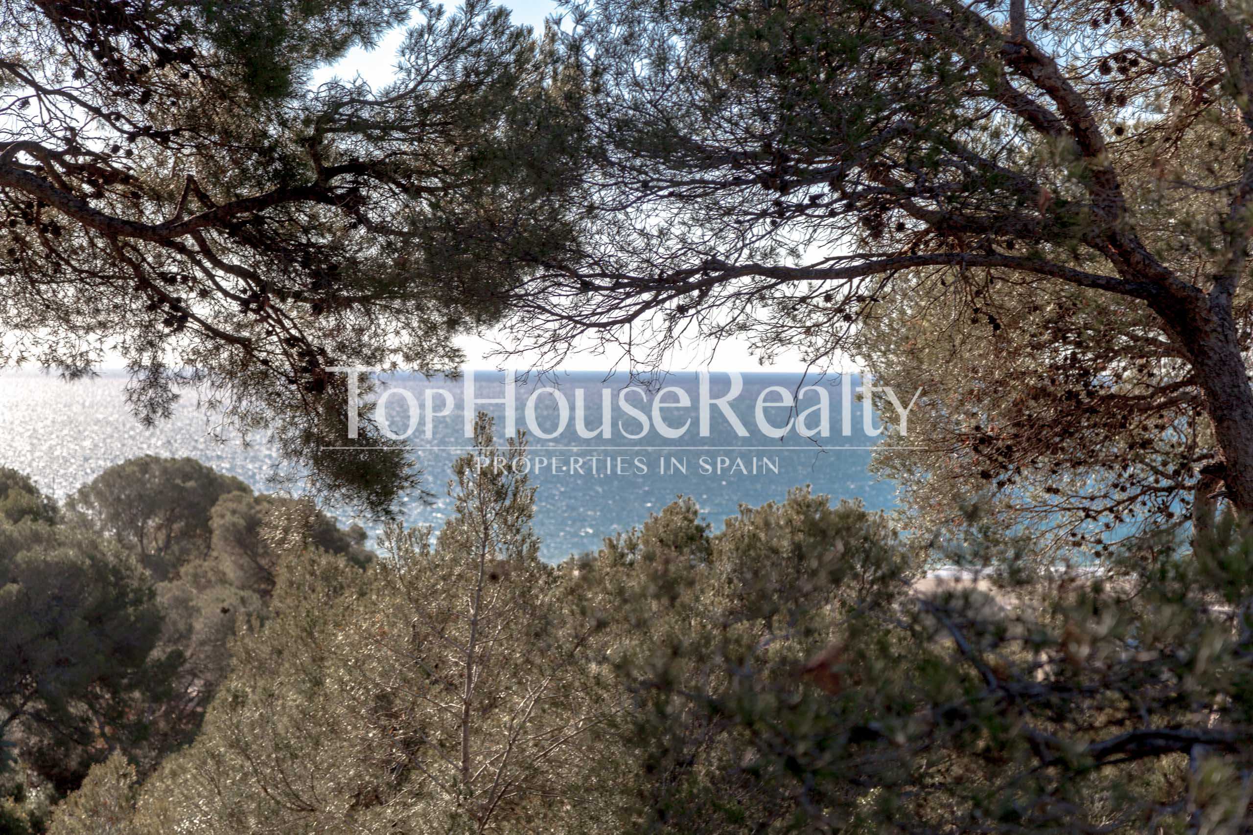 Única parcela por tamaño y vistas en Castelldefels