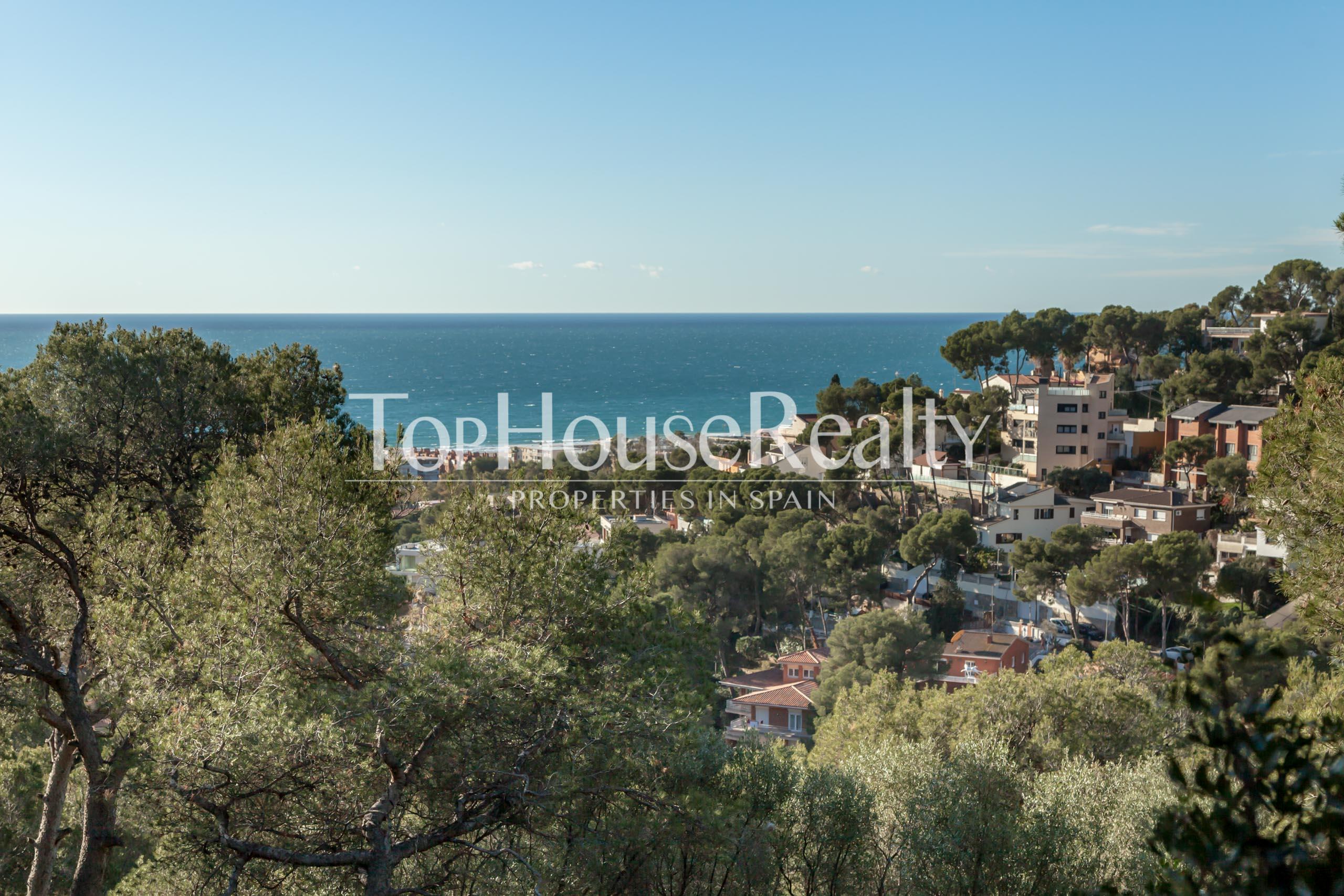 Increíble propiedad con gran parcela y vistas en la cima de Castelldefels