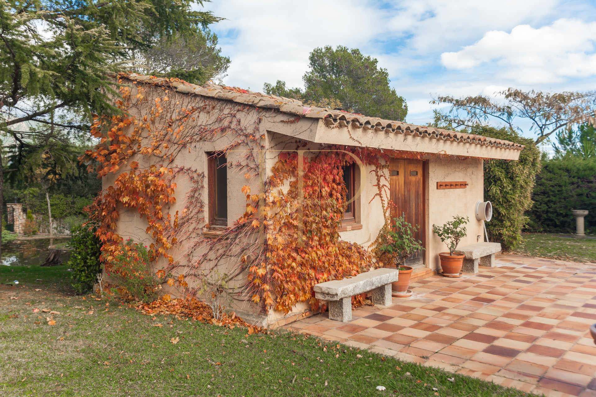 Vendida: finca con piscina y vistas en Campins