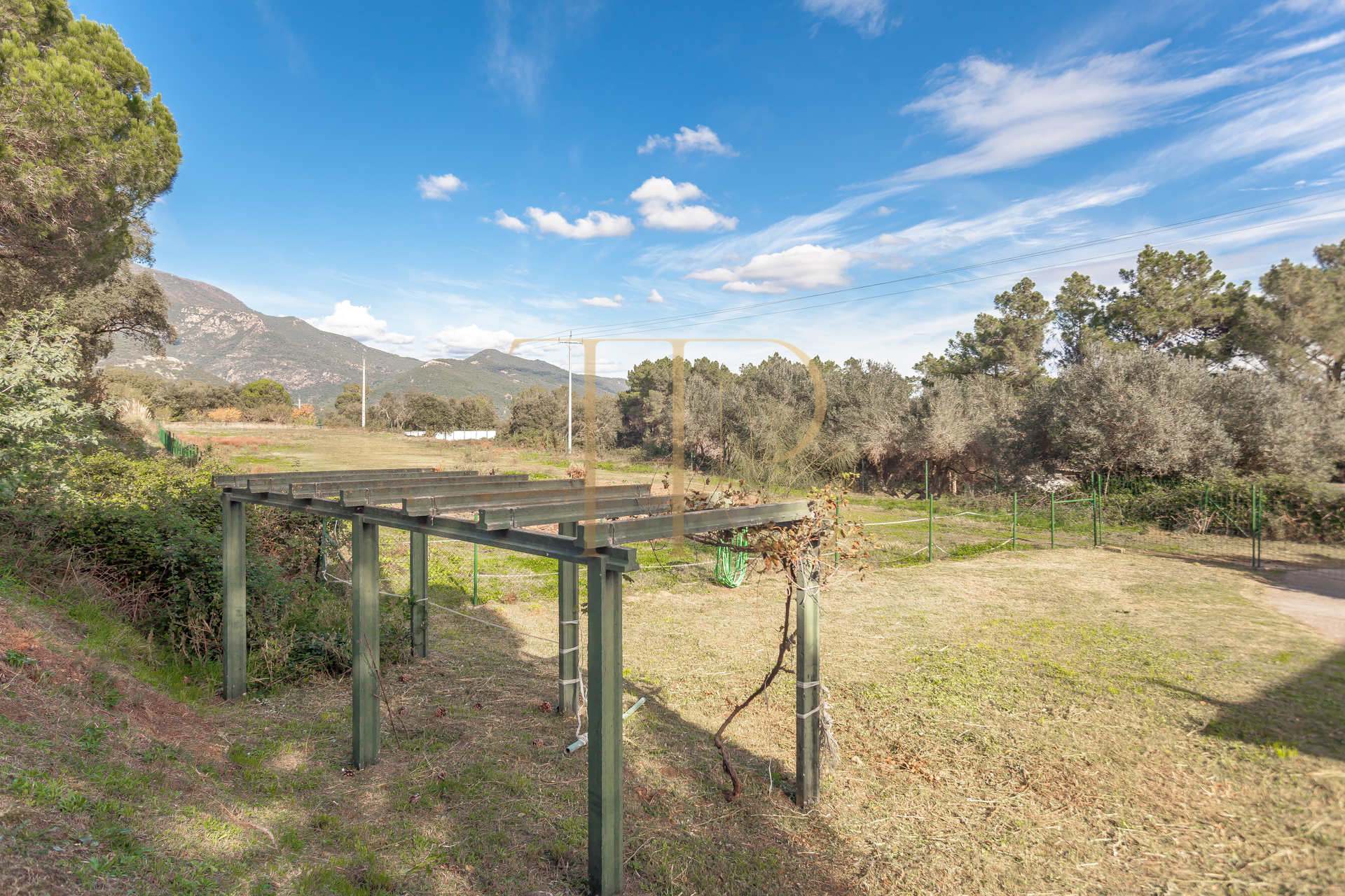Vendida: finca con piscina y vistas en Campins
