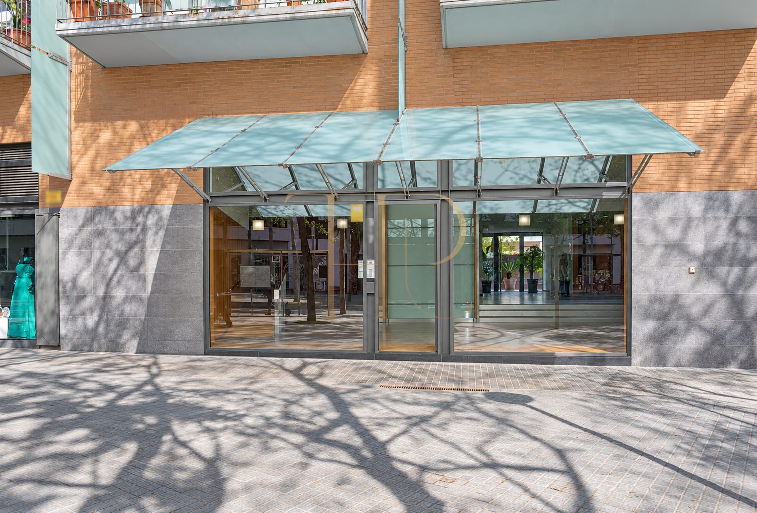 Vendida: oficina con recepción y salas de reunión en Poblenou