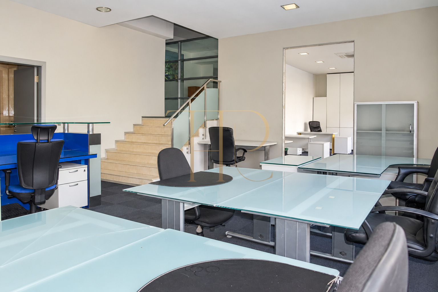 Vendida: oficina con recepción y salas de reunión en Poblenou