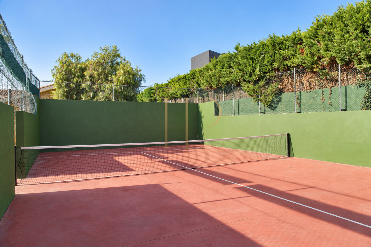Villa en venta y alquiler en Llavaneres con piscina