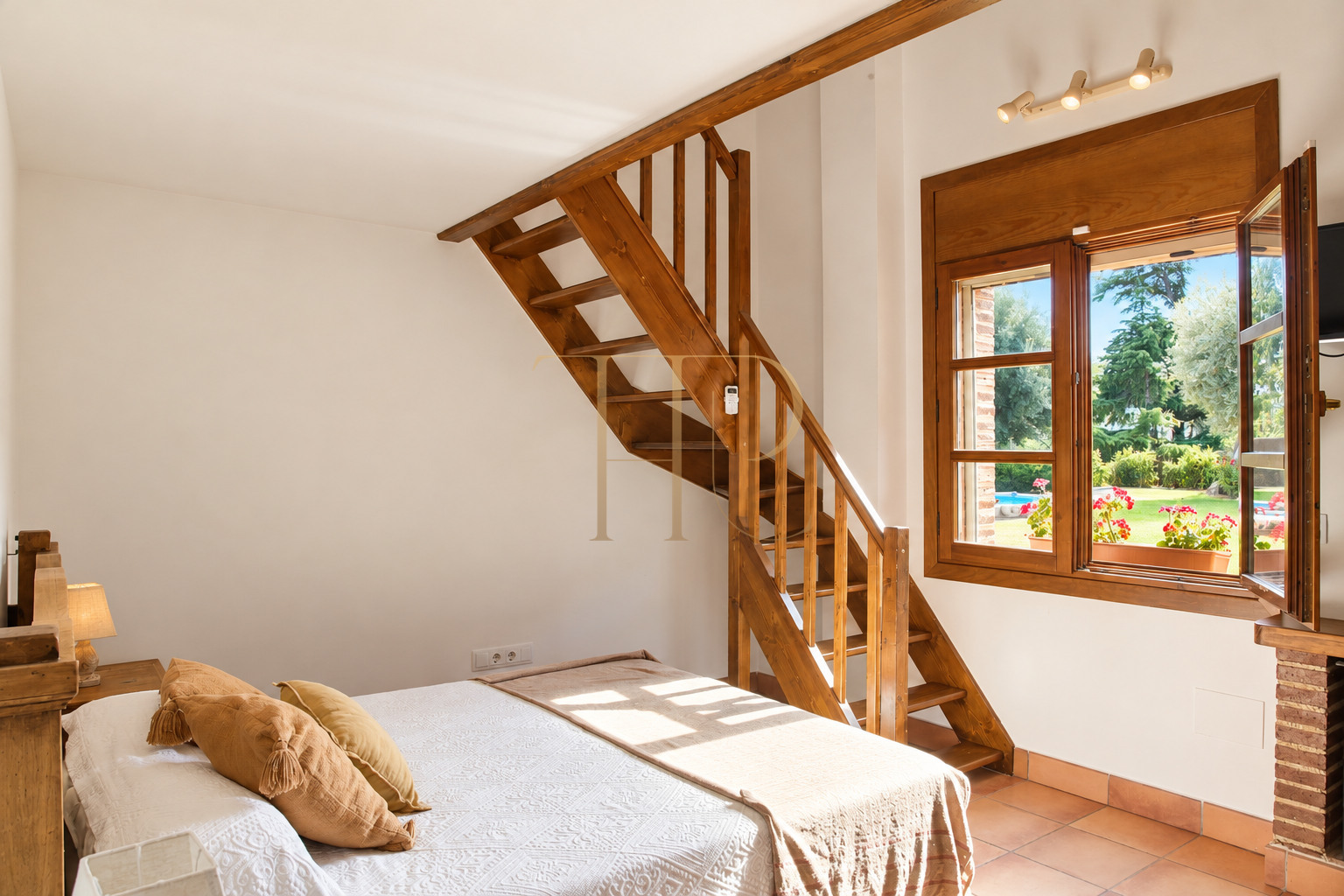 Villa en venta y alquiler en Llavaneres con piscina