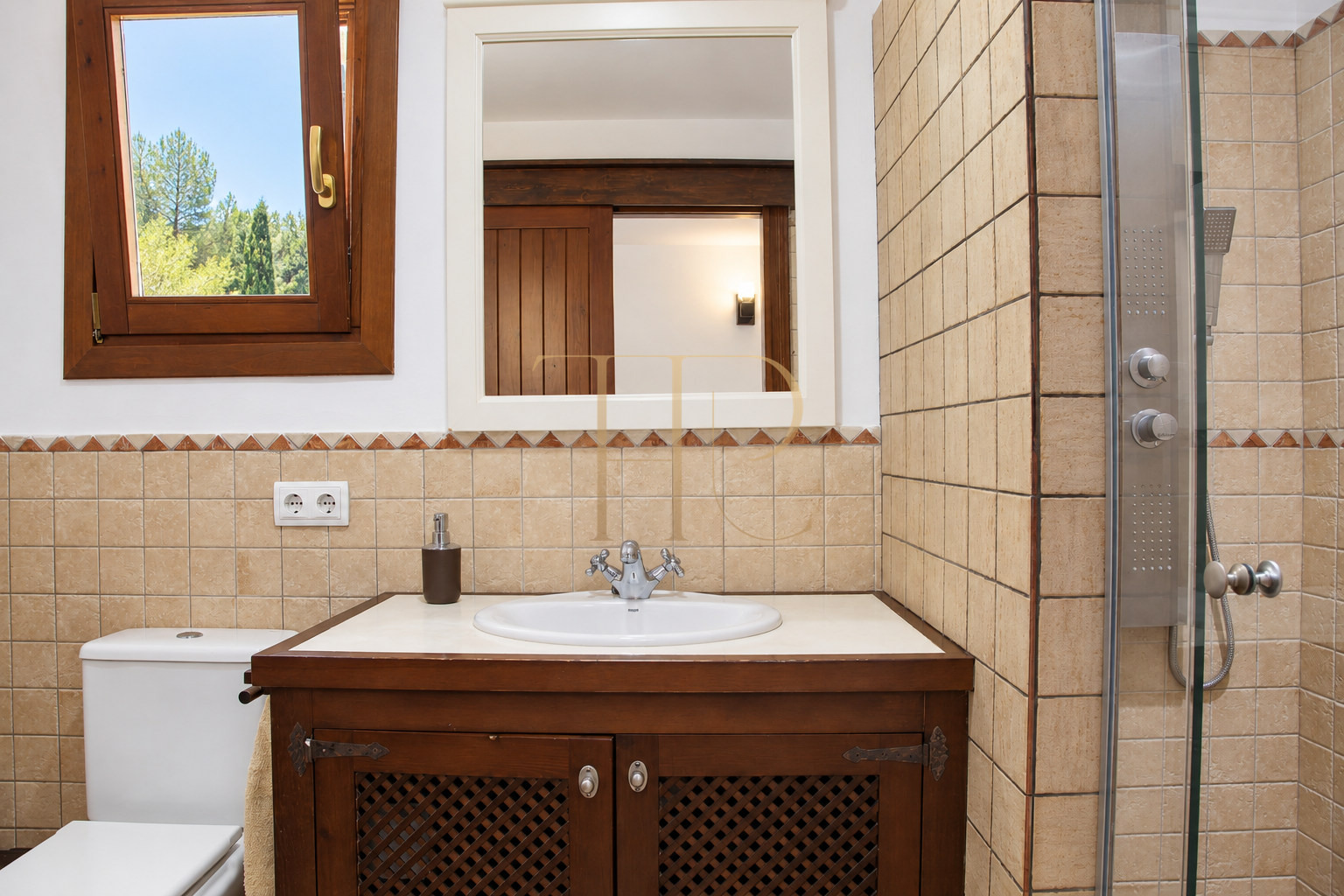 Villa en venta y alquiler en Llavaneres con piscina