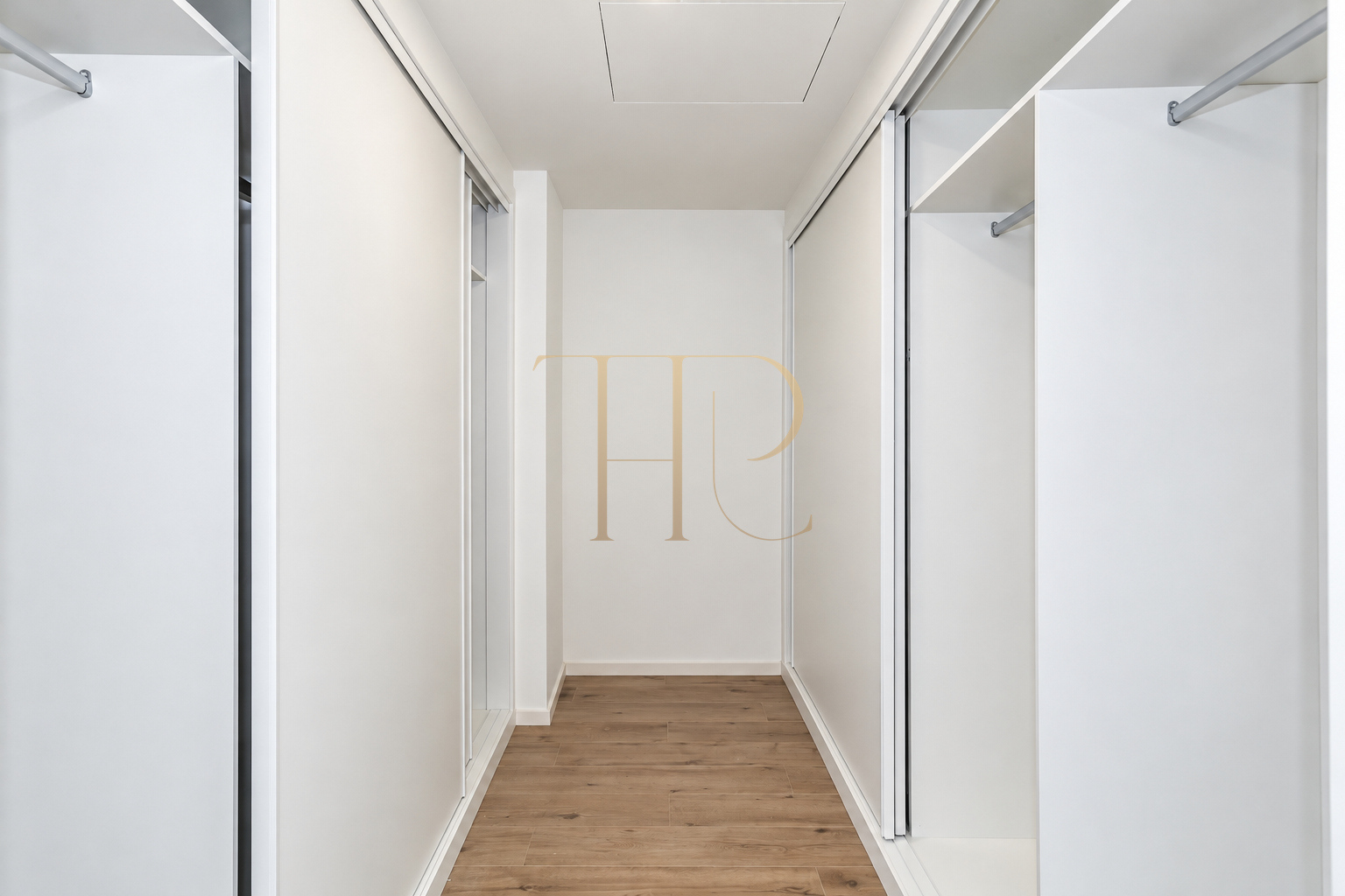 Piso vendido con terraza y piscina comunitaria en Alella