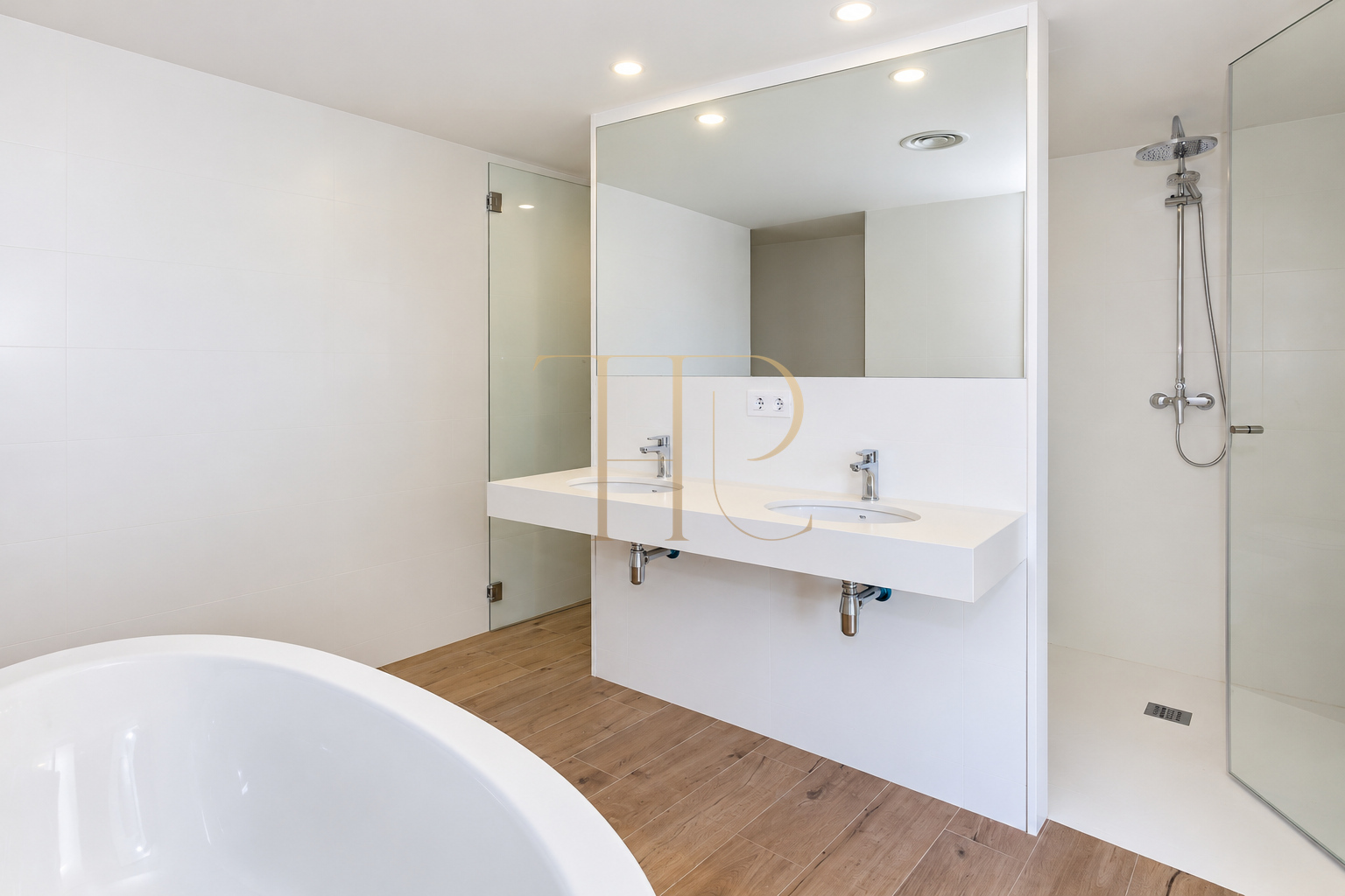 Piso vendido con terraza y piscina comunitaria en Alella