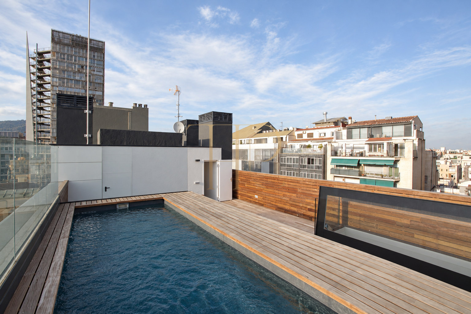Ático con terraza y piscina privada en Sant Gervasi