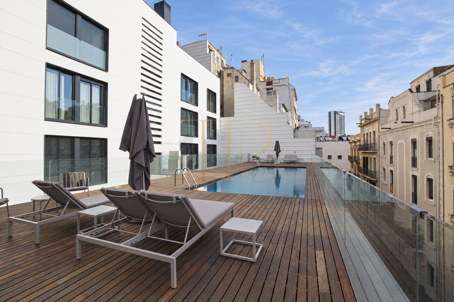Ático con terraza y piscina privada en Sant Gervasi