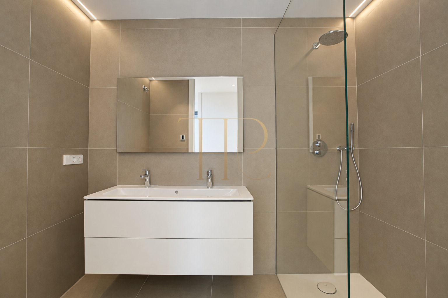 Ático con terraza y piscina privada en Sant Gervasi