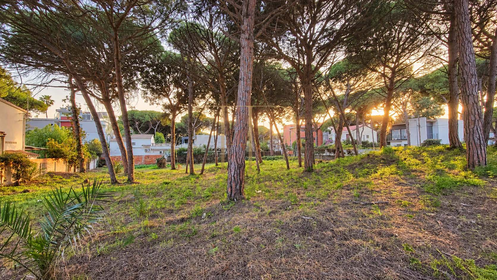Parcela con proyecto de vivienda en Castelldefels — vendida