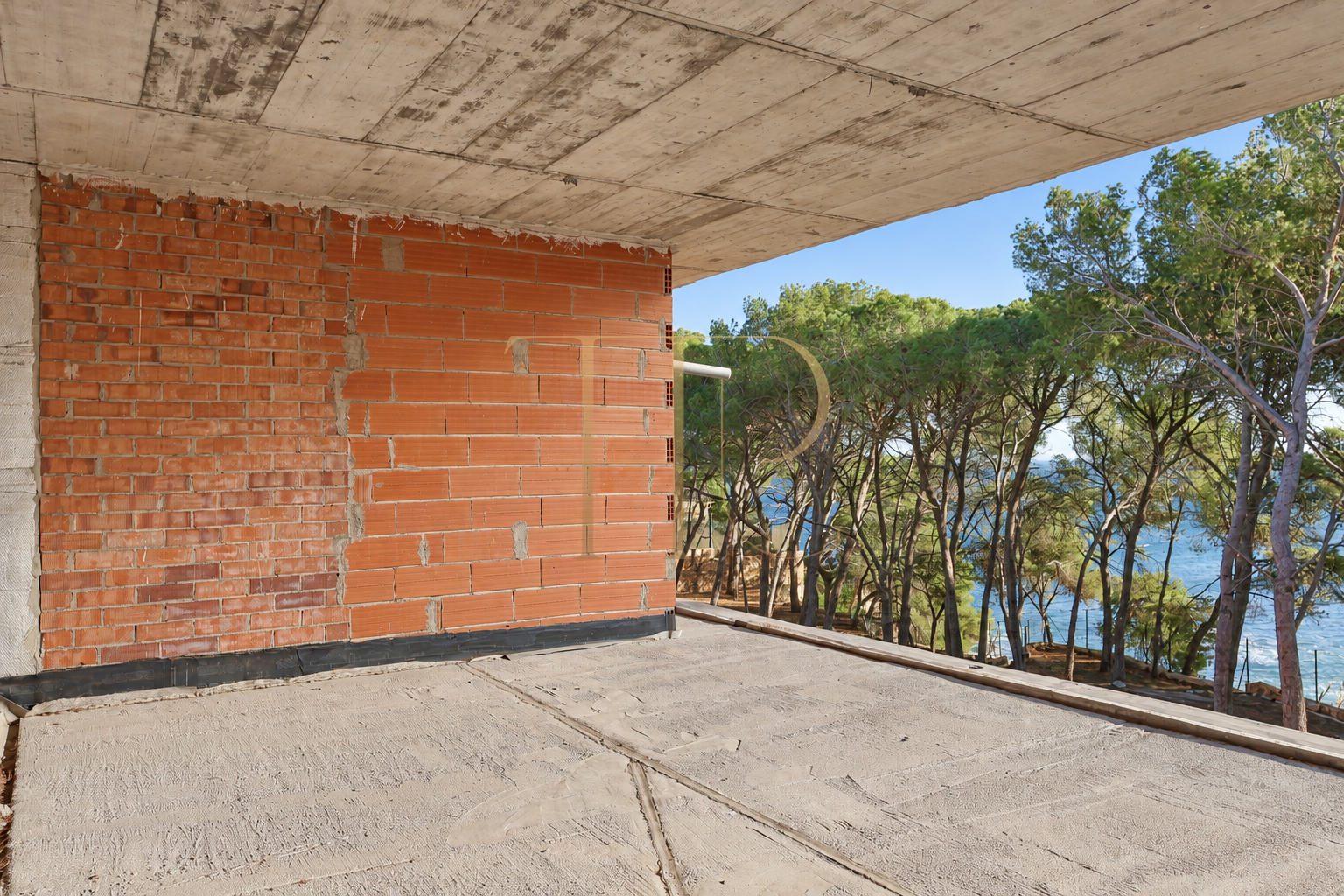 Parcela frente al mar con villa en construcción en Platja d’Aro