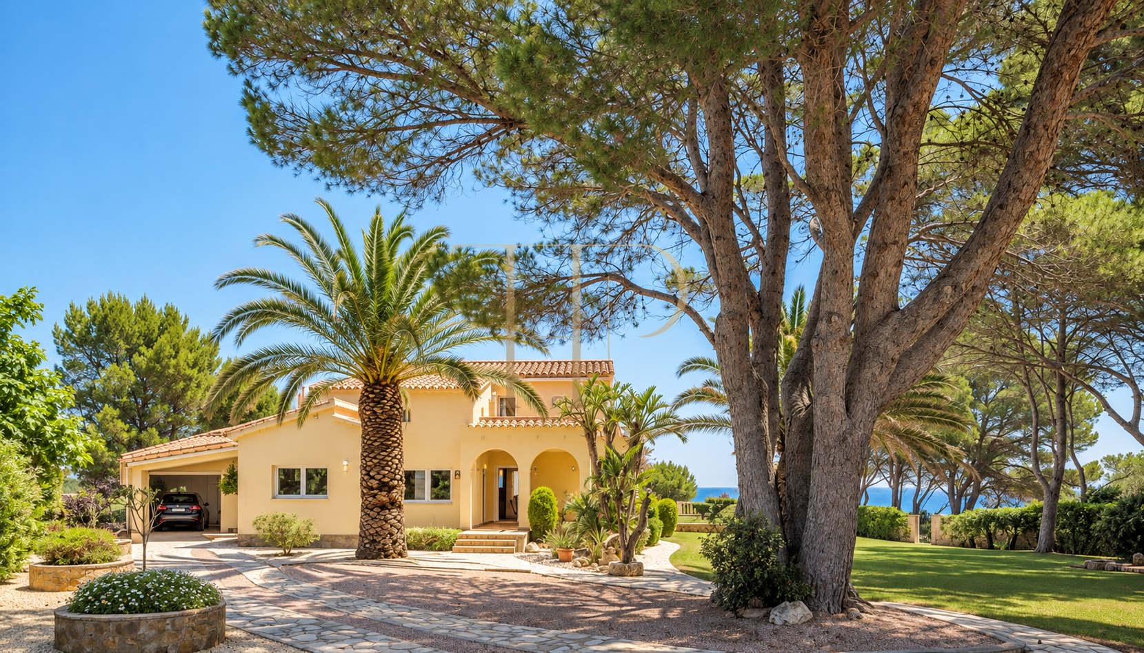 Casa en venta frente al mar en L’Ametlla de Mar, Les Tres Cales