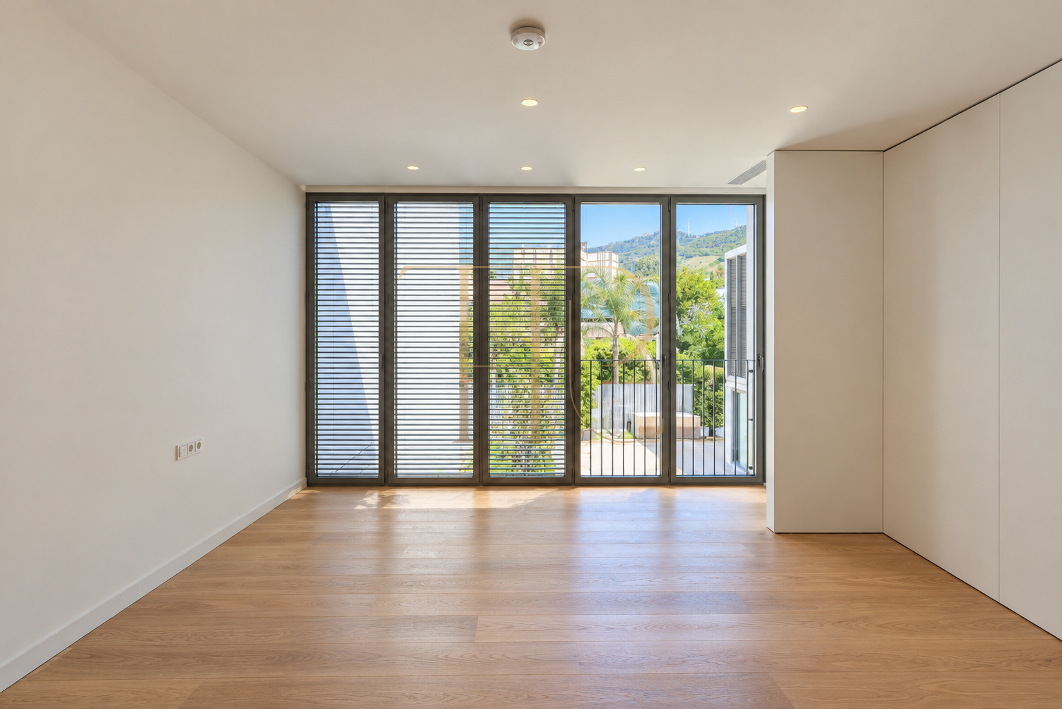 Casa contemporánea con piscinas en La Bonanova, Barcelona