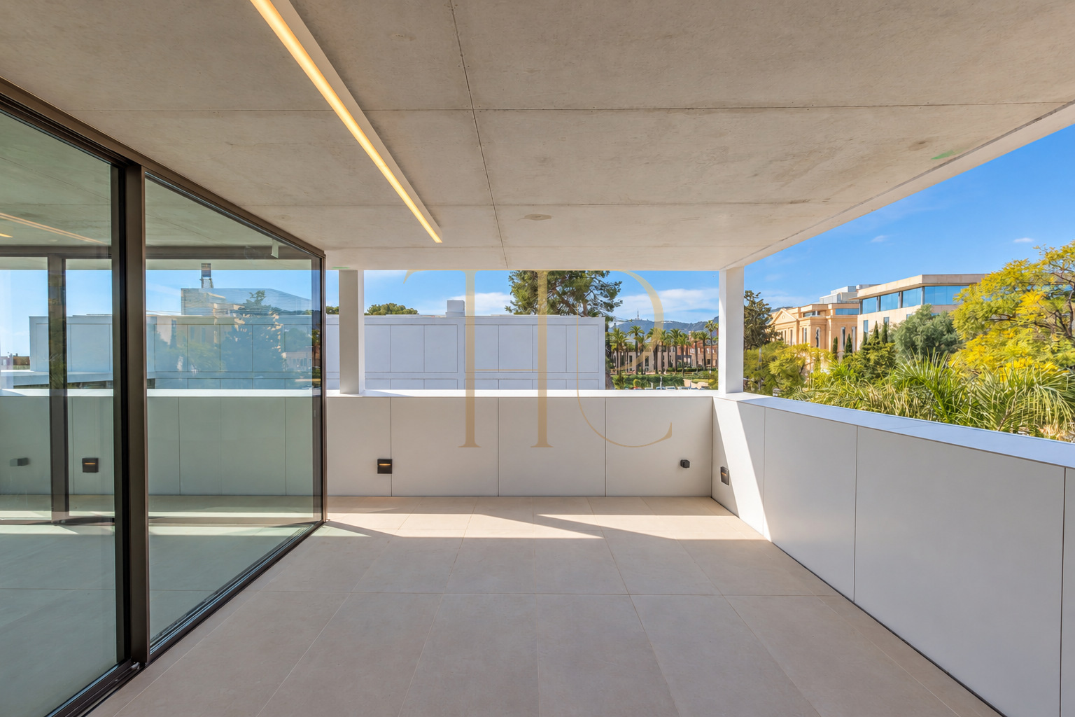 Casa contemporánea con piscinas en La Bonanova, Barcelona