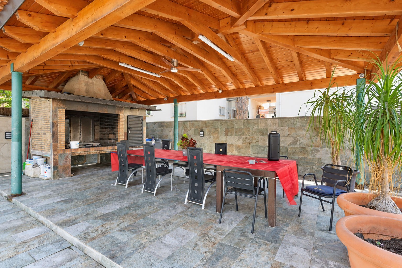 Casa reformada con piscina en alquiler en La Pineda, Castelldefels