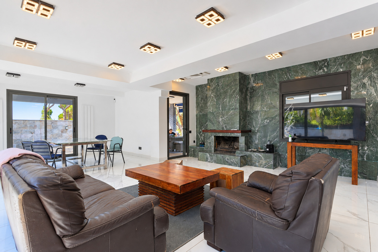 Casa reformada con piscina en alquiler en La Pineda, Castelldefels