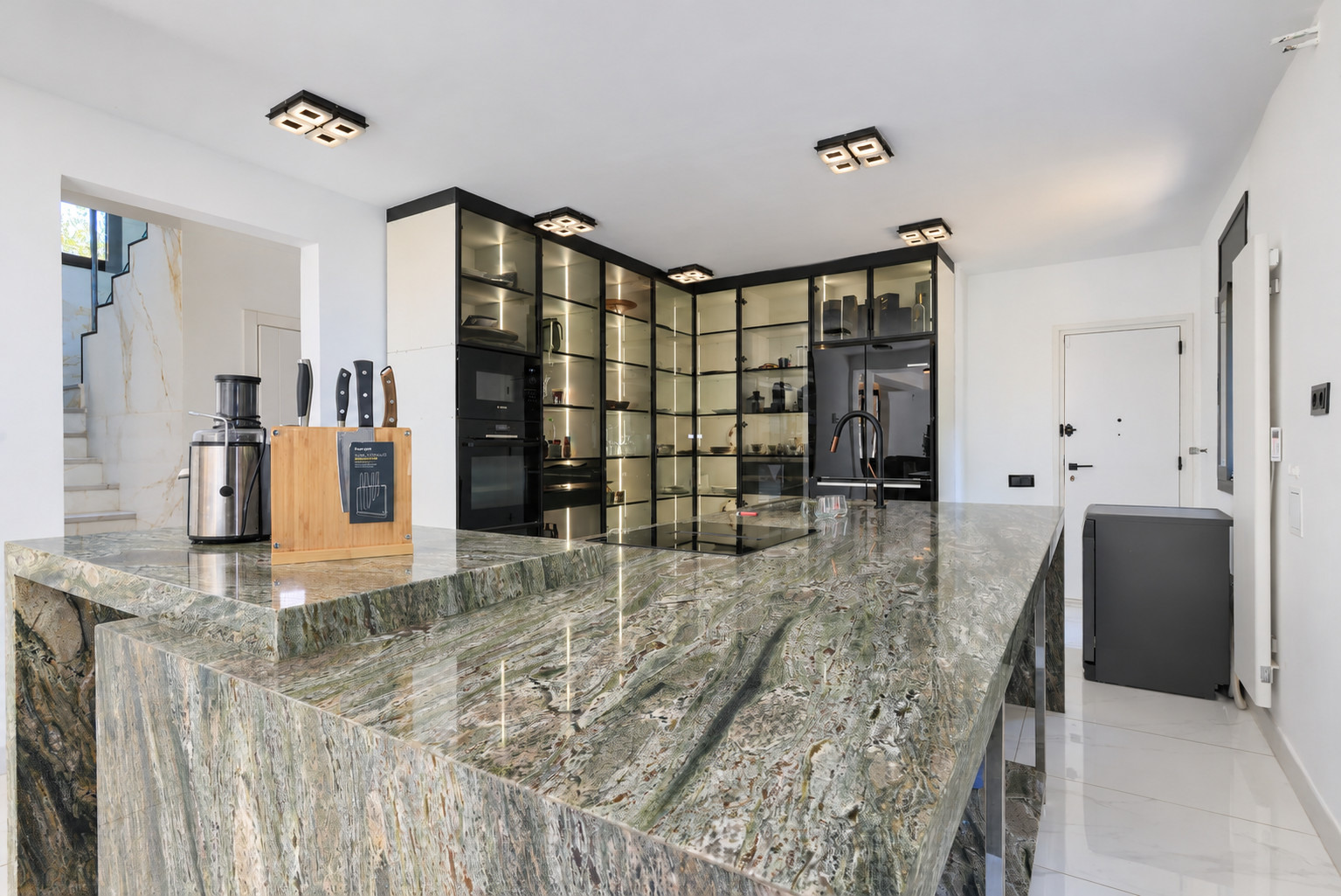 Casa reformada con piscina en alquiler en La Pineda, Castelldefels