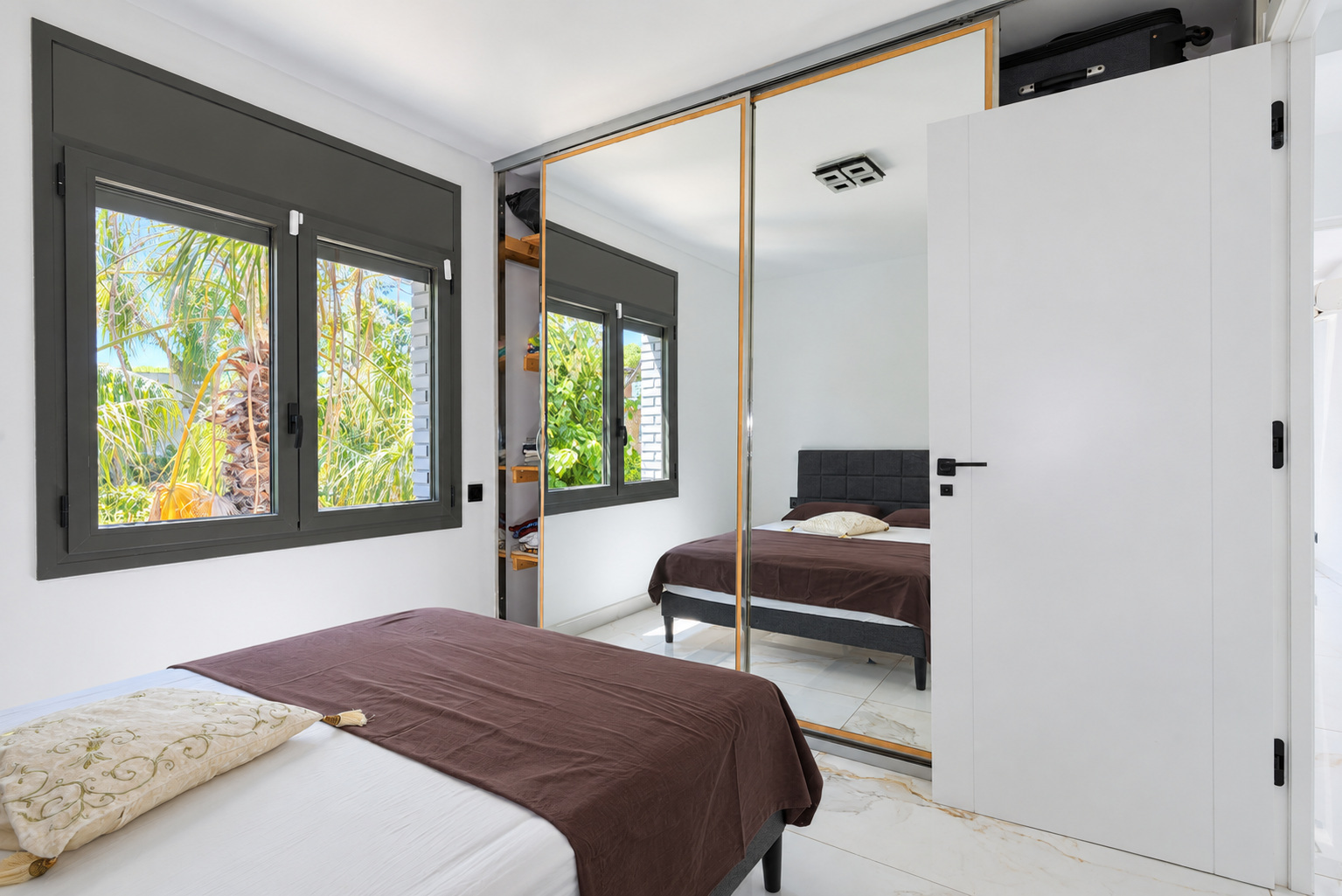 Casa reformada con piscina en alquiler en La Pineda, Castelldefels