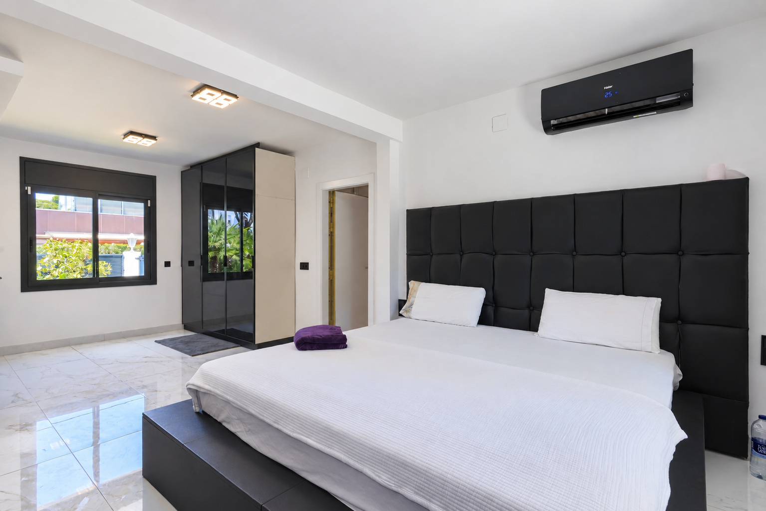 Casa reformada con piscina en alquiler en La Pineda, Castelldefels