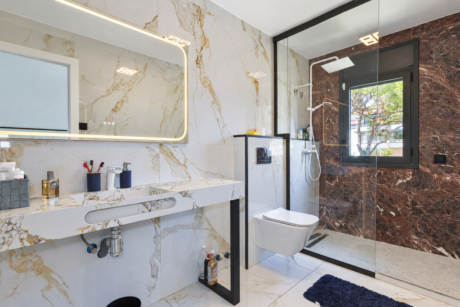 Casa reformada con piscina en alquiler en La Pineda, Castelldefels
