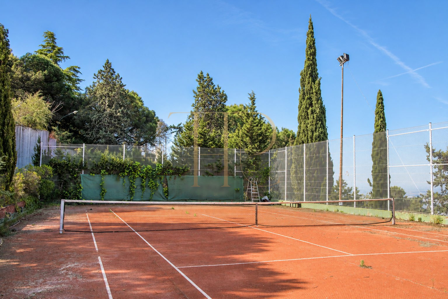 Complejo deportivo con restaurante en Esplugues