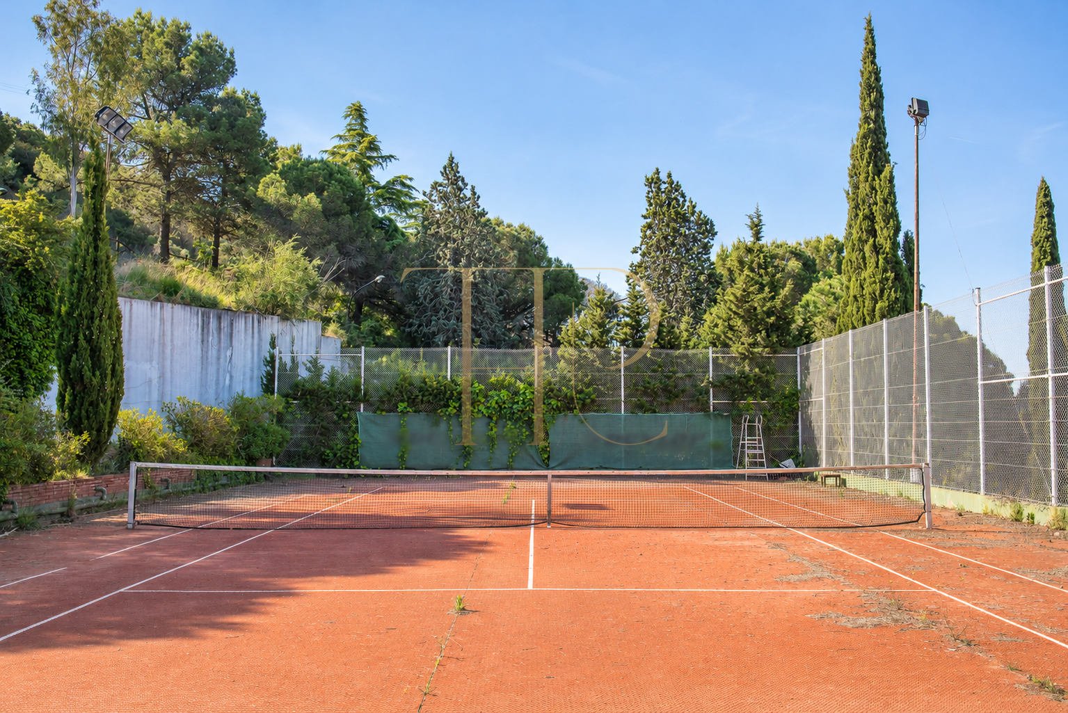 Complejo deportivo con restaurante en Esplugues